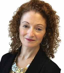 Nathalie Robertson headshot 1 Photoroom